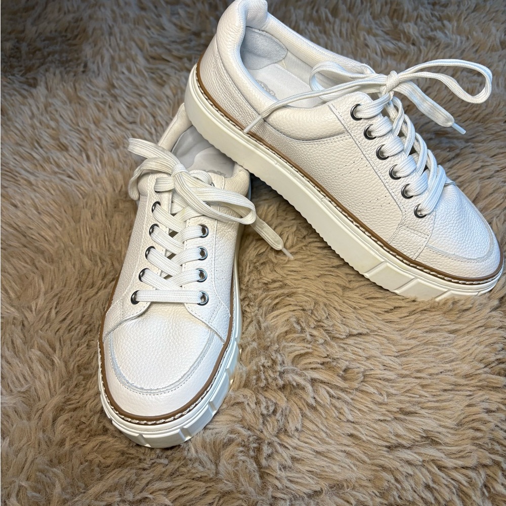 Vince Camuto Rezelli White Leather Sneaker
